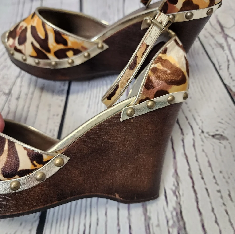 David Aaron Animal Print Wedge‎ Heels Sandals Size 7 1/2